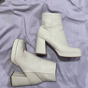 Off white Steve Madden boots